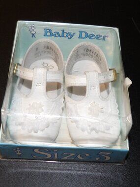 White Baby Deer Infant Baby Crib Shoes Size 3 (6-9 Months) new in box